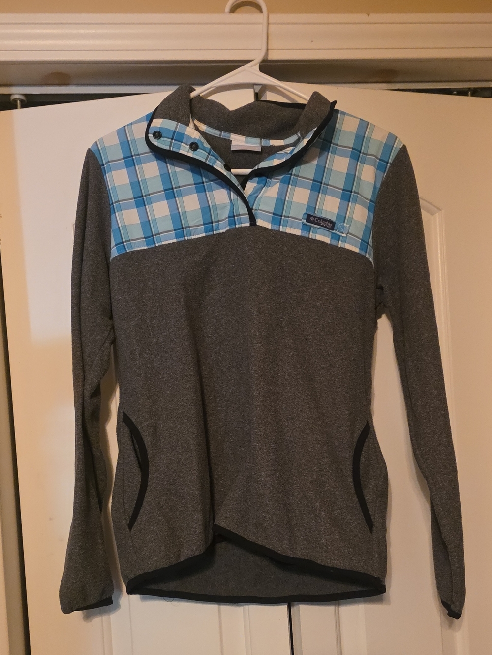 Columbia Gray Pullover Sweater with Blue Plaid Yoke